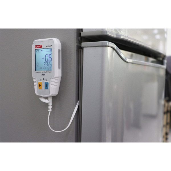A57 BT Temperature Humidity Datalogger With Prob