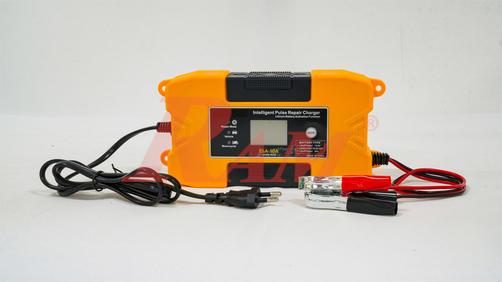 FLA-10A 12V/24V 10A AUTO Intelligent Battery Charger & Pulse Repair شاحن بطاريات ذكي 12/24 فولت 10 امبير بفصل أوتوماتيك بعد اكتمال الشحن مع خاصية إصلاح البطارية بالنبض